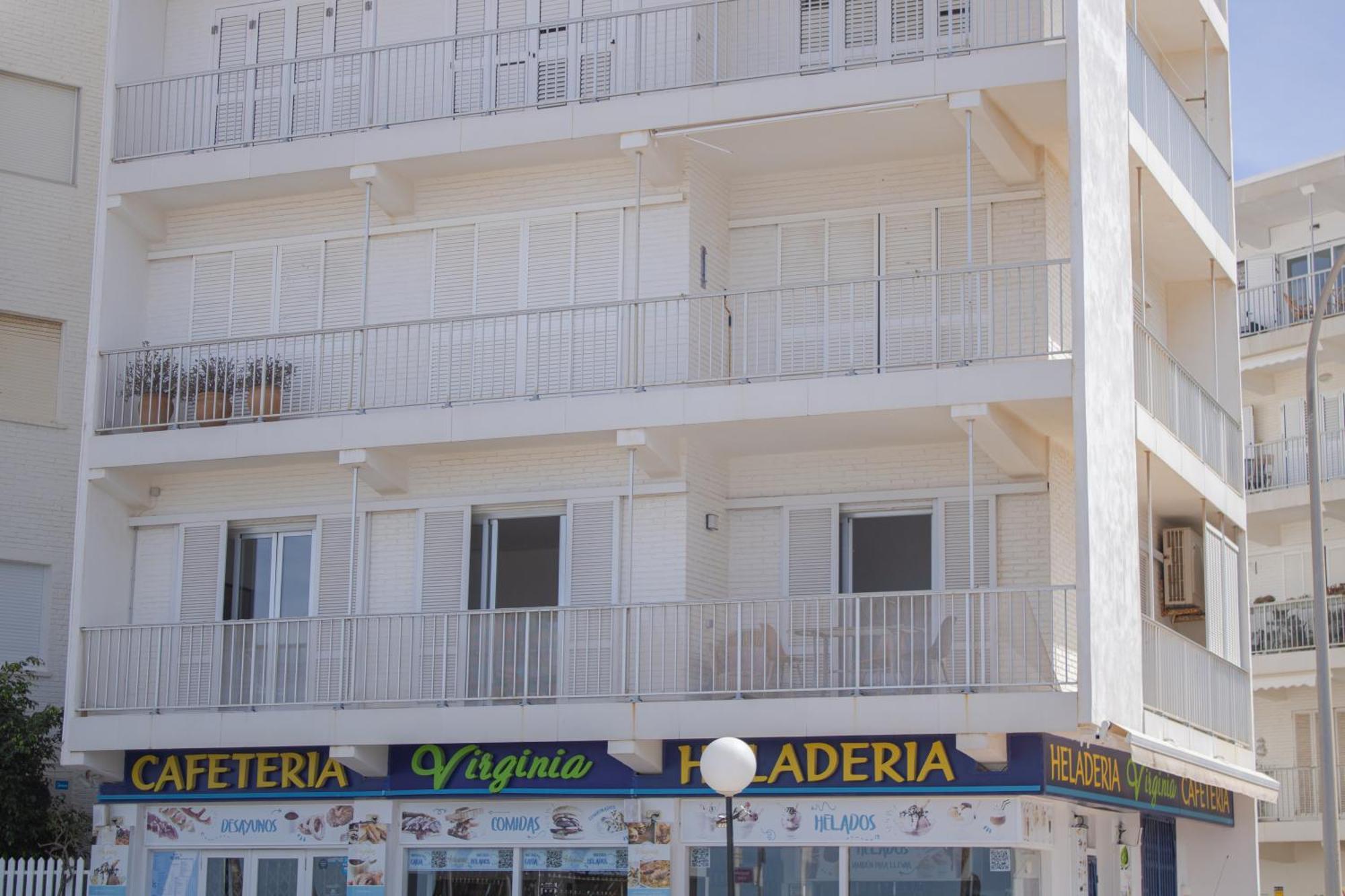Precioso Apartamento En 1º Linea De La Playa De Gandia Solo Familias Exterior photo